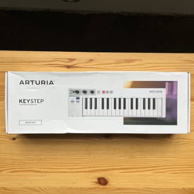 Arturia KeyStep 32-Key MIDI Controller White image 13