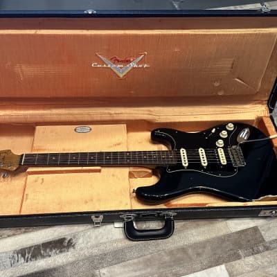Fender Custom shop limited edition Stratocaster - Black with PAF in the bridge! image 2