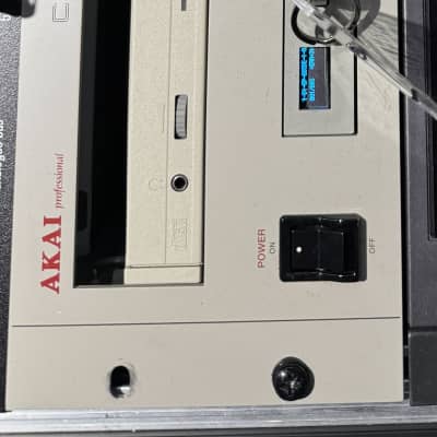 Akai CD3000XL MIDI Stereo Digital Sampler 1997 - White