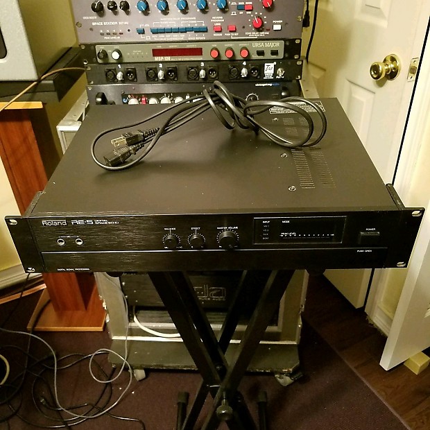 Roland Re-5 Digital Space Echo | Reverb