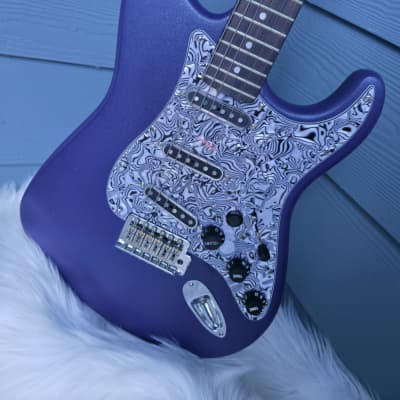 Fender Stratocaster ‘72 Vintage Reissue 1989 - Custom purple finish with metallic flake and a high-gloss clear coat image 2