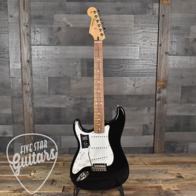 Fender Left-Handed Player Stratocaster - Black image 2