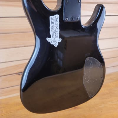 Peavey Foundation Left-Handed Bass with Hardshell Case - Black image 8