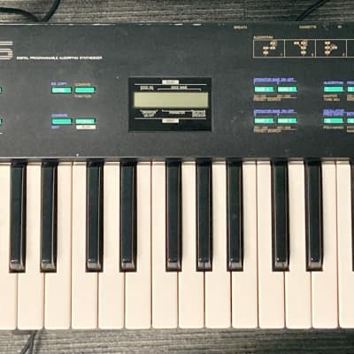 Yamaha DX27S Programmable Algorithm Synthesizer with Speakers 1985 - Black