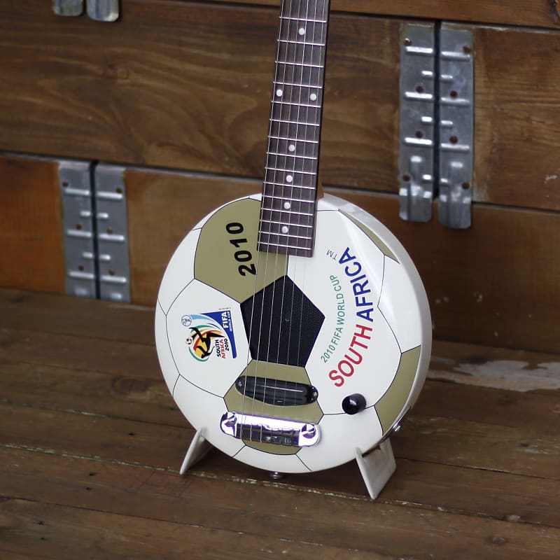 Aria 2010 FIFA World Cup Guitar | Reverb Brazil