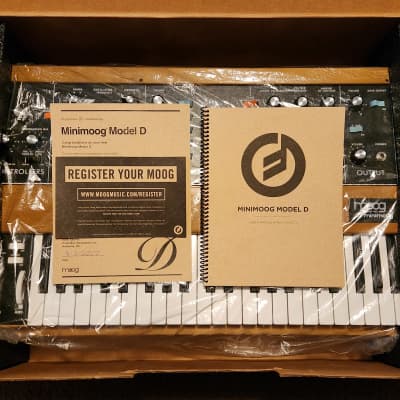 Moog Minimoog Model D Reissue 44-Key Monophonic Synthesizer (2016) 2016 - 2017 - Black / Wood image 8