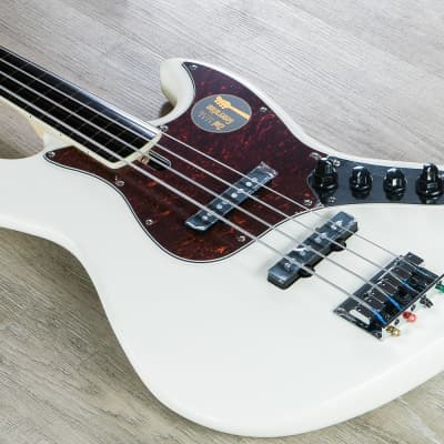 Sire Marcus Miller V7 5-String 2nd Generation Bass, Antique White (AWH), Alder Body, Fretless image 7