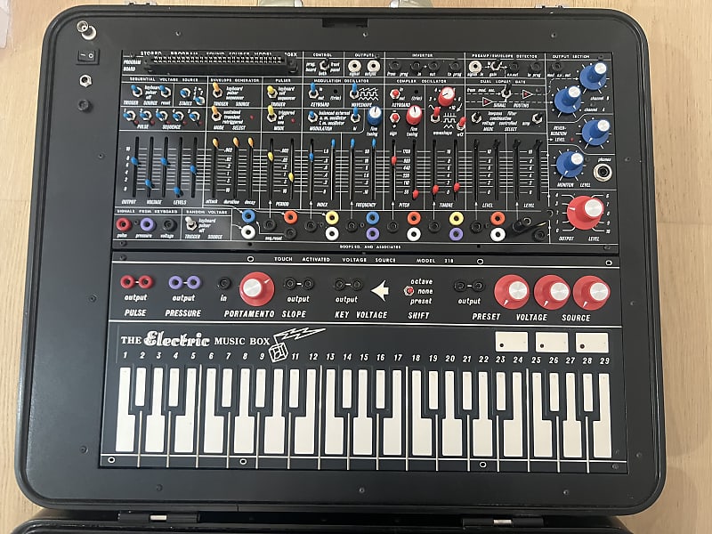 Buchla Music Easel 208x black image 1