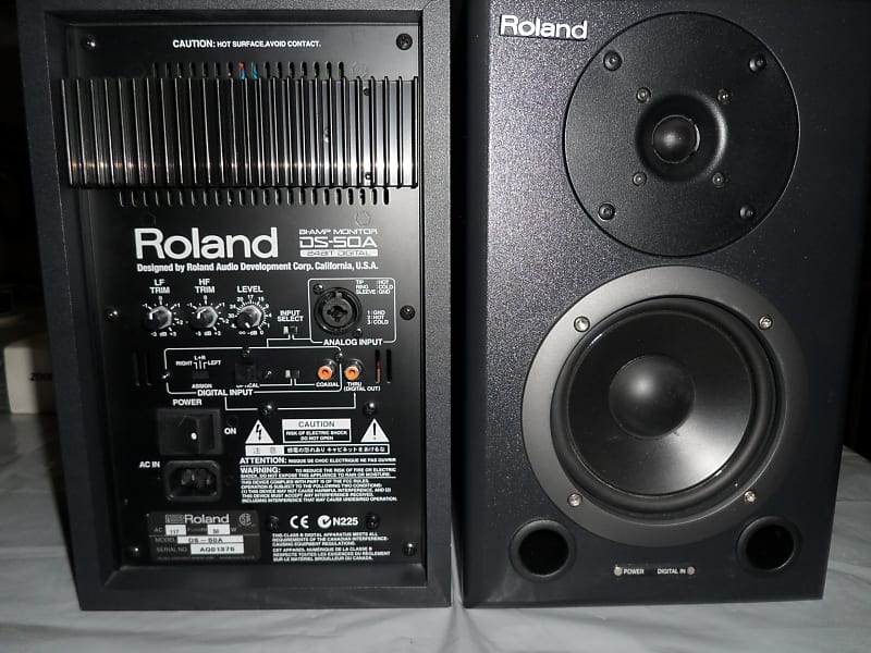 Roland DS-50A 24 Bit Digital Bi-Amp Monitor Speakers-pair