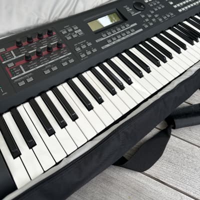 Yamaha MOXF 6 Music Production Synthesizer Workstation