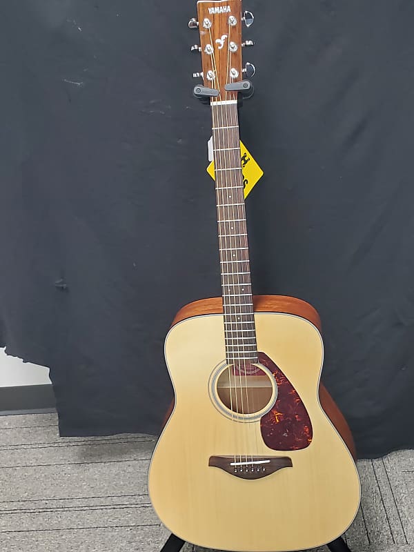 Yamaha FG700S Acoustic Folk Guitar