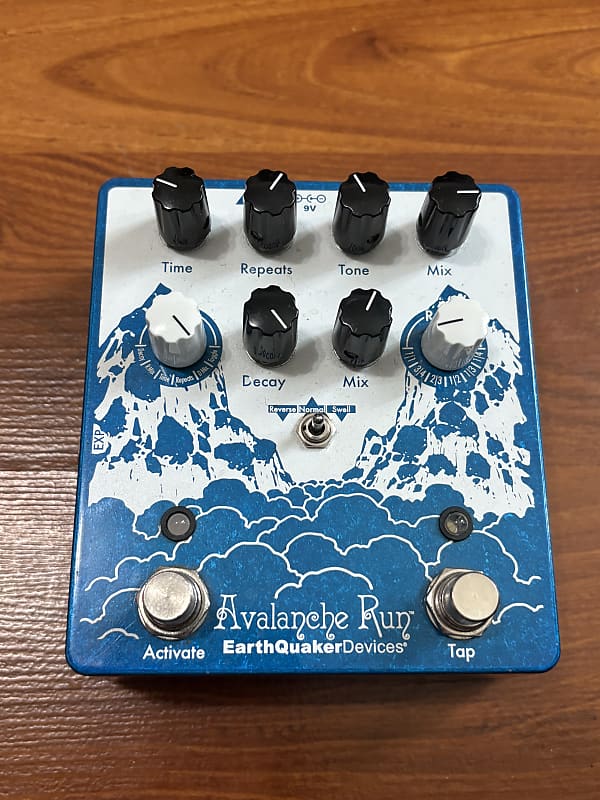 EarthQuaker Devices Avalanche Run Stereo Reverb & Delay with Tap Tempo V2