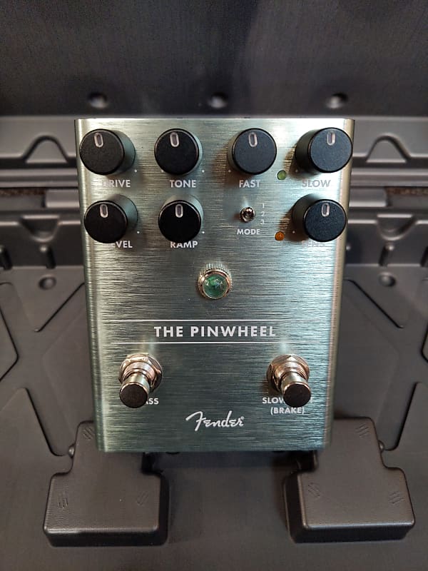 Fender The Pinwheel Rotary Speaker Emulator | Reverb Canada