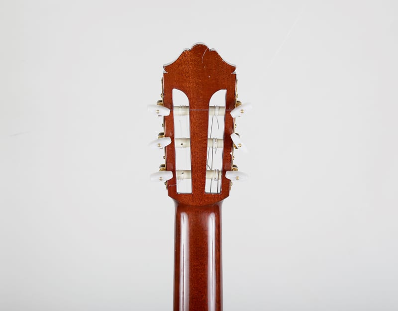 Yamaha GC-51 Grand Concert Classical Guitar Masterbuilt by