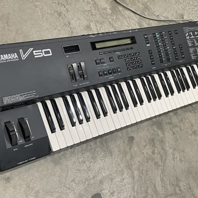 Yamaha V50 Digital Synthesizer 1989