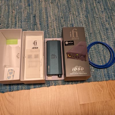 ifi micro iDSD Signature 2022 - Blue image 2