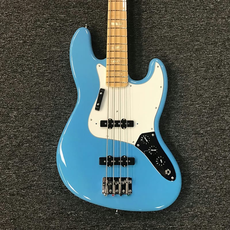 Fender Limited International Color Made in Japan Jazz Bass