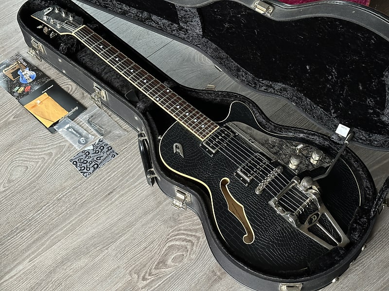 Duesenberg Starplayer TV Outlaw Semi-Hollow Body | Black Tolex | Reverb