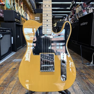Fender Player Telecaster MN Capri Orange w/Gig Bag, Tuner Fender Player Telecaster MN Capri Orange w/Gig Bag, Tuner