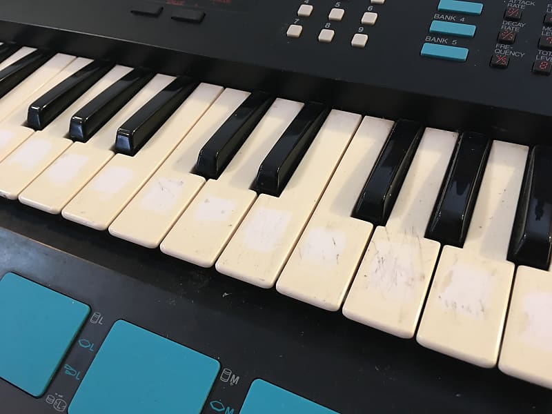KitMonsters – Yamaha PSS-780. The music makers' guide to