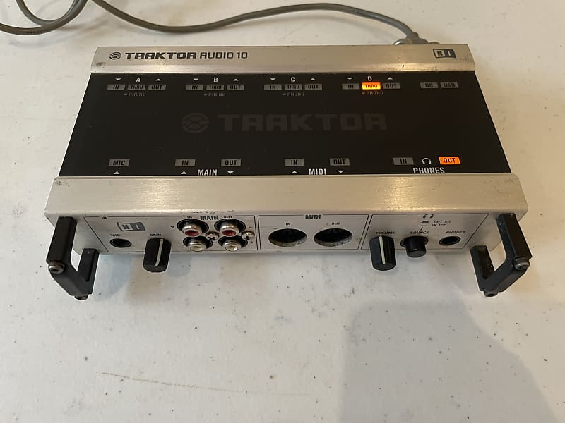 【動作品】NATIVE インターフェース TRACTOR AUDIO10 Native Instruments Traktor Audio 10 DJ Audio Interface | zZounds