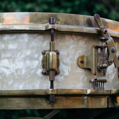 Vintage 1920s Leedy 'Full Dress' 14x4 Snare Drum in White Marine Pearl image 8