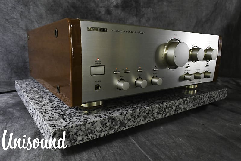 Sansui AU-α707MR Integrated Amplifier in Very Good Condition.