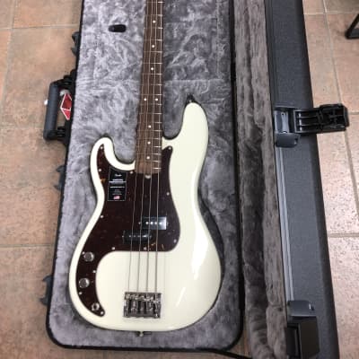 Fender American Professional II Precision Bass Left-Handed with Rosewood Fretboard 2020 Olympic White image 5