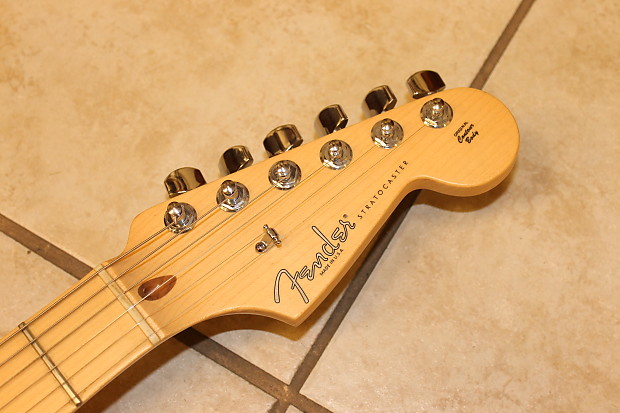 正規品販売！ Fender Stratocaster 2006-2007 Cream Colored Made in USA ギター