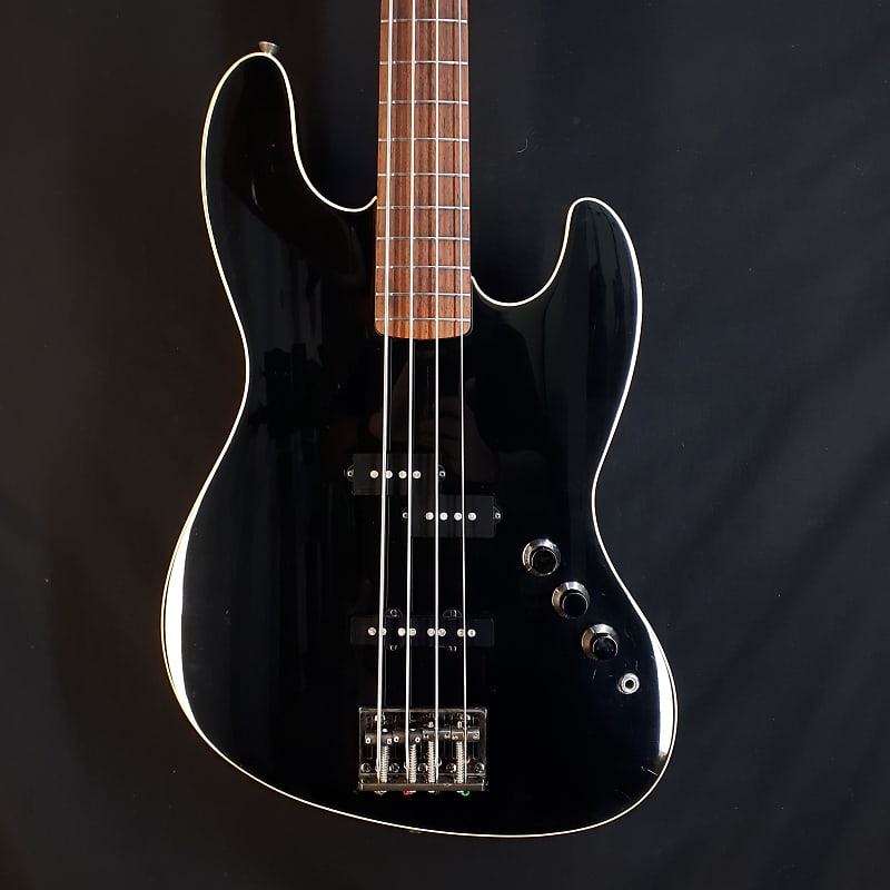 Fender Aerodyne Jazz Bass Deluxe Series Japan 2004 Reverb España