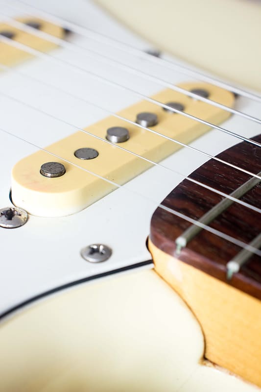 Fender Japan '62 Stratocaster ST62-55 Vintage White 1986 Fender Japan '62 Stratocaster ST62-55 Vintage White 1986