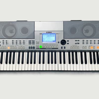 YAMAHA PSR-S500 Synthesizer Arranger Workstation 61-Key Keyboard. Good Condition. Works Great !...