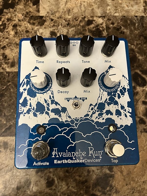 EarthQuaker Devices Avalanche Run Stereo Reverb & Delay with Tap Tempo V2