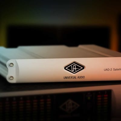 Universal Audio UAD-2 Satellite Firewire QUAD Core | Reverb