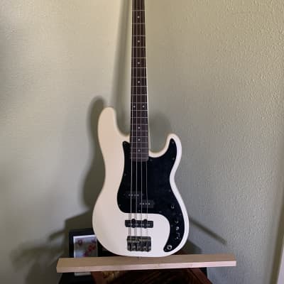 Fender Standard Precision Bass 1991 - 2008 | Reverb