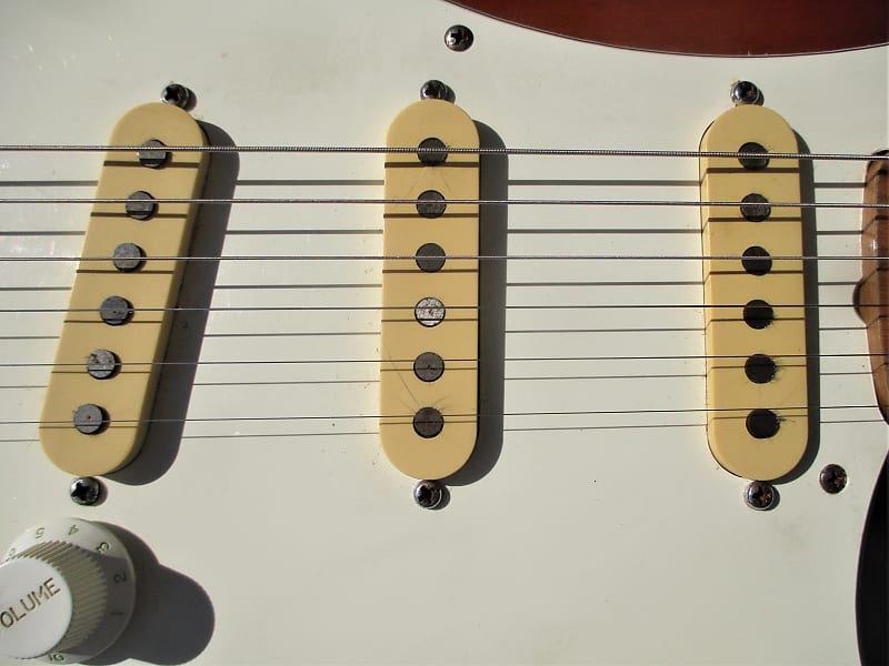 Fresher Straighter Guitar, 1970's, Japan, Sunburst Finish, Plays