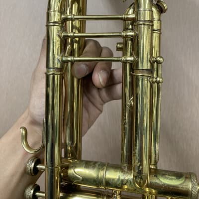 Vintage/Pre-owned Buescher TrueTone "Union Label" Series Trumpet w/ wood case image 8