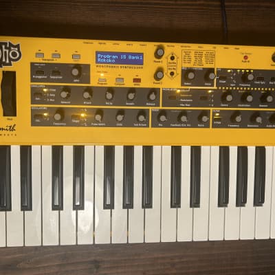 Dave Smith Instruments Mopho 32-Key Monophonic Synthesizer 2011 - 2016 - Yellow with Wood Sides