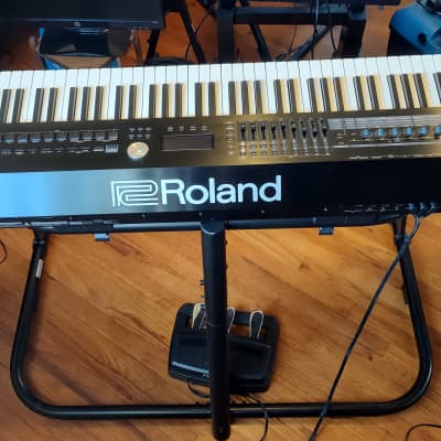 ROLAND RD-2000