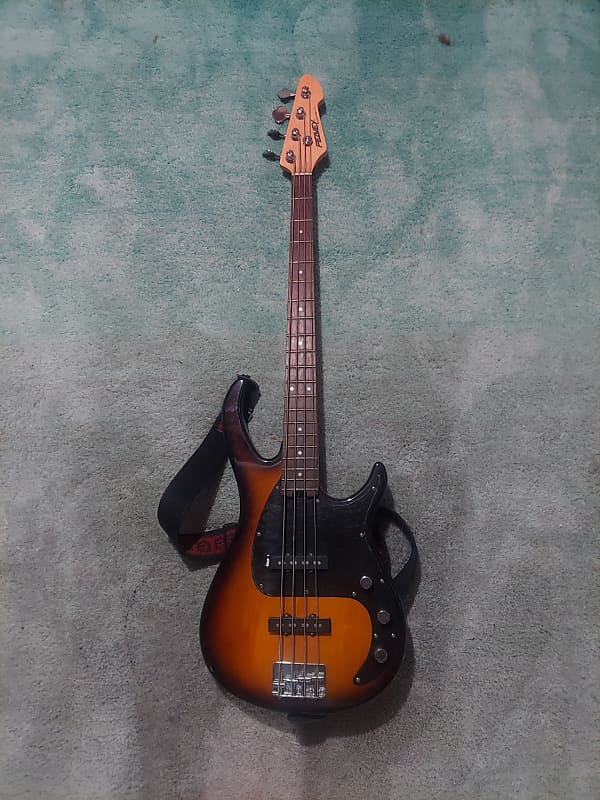 Peavey Milestone III 2000s Sunburst Reverb