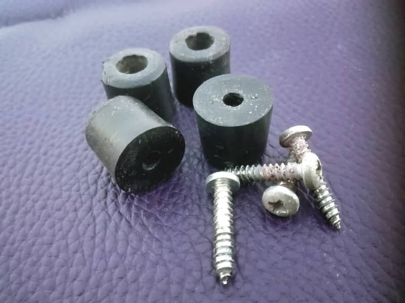 1 x MARSHALL. Cylindrical plastic feet set, 70´s / 80´s / 90´s (w / screws) image 1