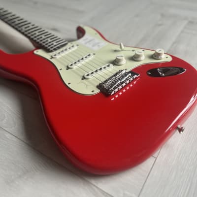 Immagine Fender MIJ Hybrid II Stratocaster with Rosewood Fretboard 2023 - Modena Red - 2