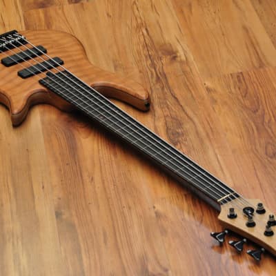 Fodera Monarch Doctorbass Edition 2023 Fretless 5 string (lined) image 14