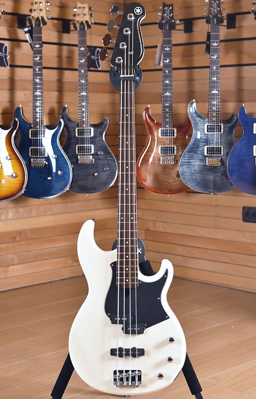 YAMAHA BB234 ヴィンテージホワイト　ストラップ付き Yamaha BB234 4-string Bass Guitar - Vintage White | Sweetwater