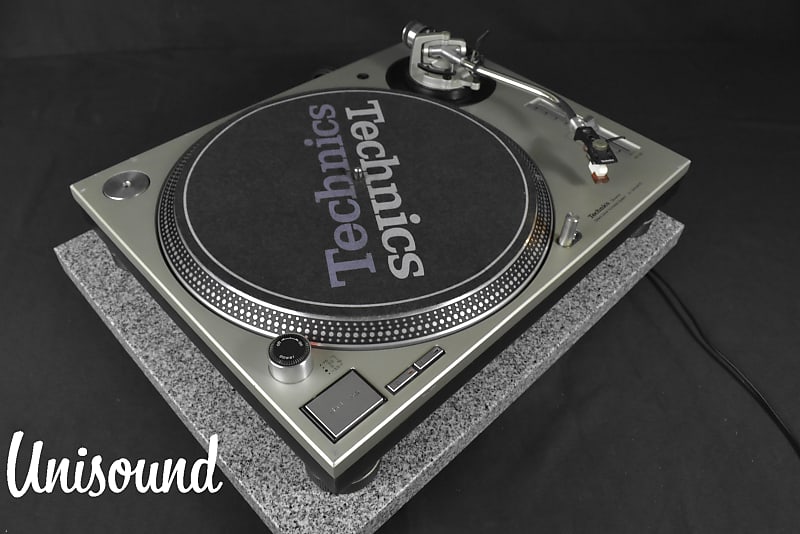Technics SL-1200MK3D Silver Direct drive DJ Turntable in Very Good  Condition.