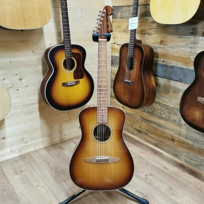 Fender Malibu Classic - Pau Ferro Fingerboard, Aged Cognac Burst image 2