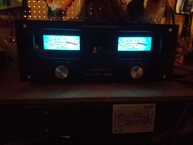 マランツ　モデル　250m Marantz Model 250 - 音楽がスピーカーから吹き上がってくる
