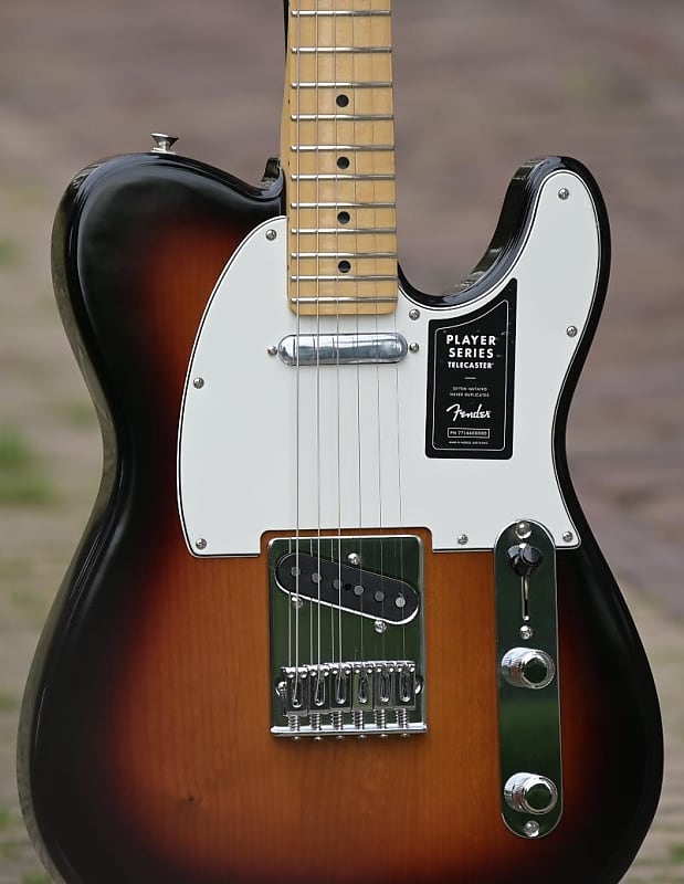 Fender Player Telecaster, Maple Fingerboard - 3-Color Sunburst