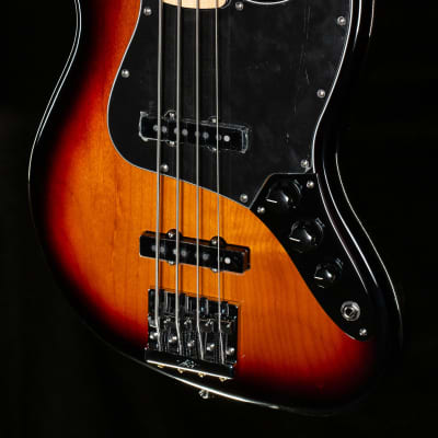 Fender Partscaster Jazz Bass w/ Deluxe Hard Case - 3 Tone Sunburst 