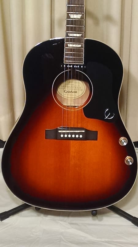 Epiphone EJ-160e VS Gibson J-160e - YouTube